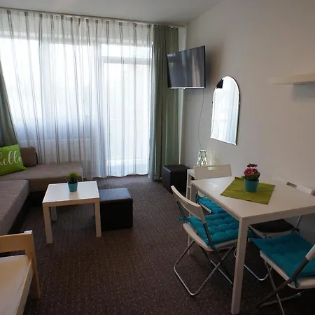Golden Bridge Apartament *